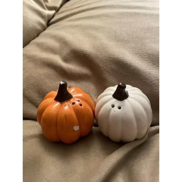 Celebrate It Set of 2 Pumpkin Harvest Salt & Pepper Shakers - Picture 1 of 7